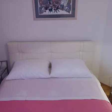 Macho Apartment