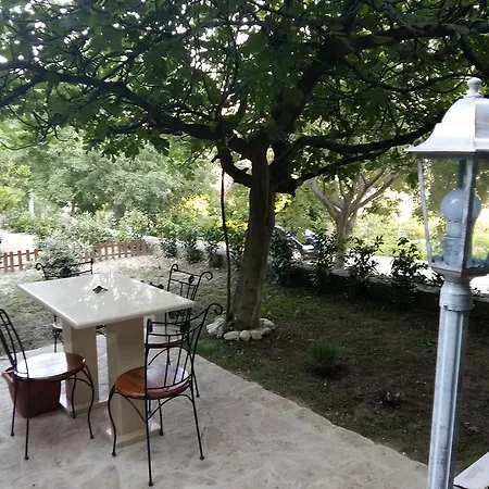 Macho Apartment