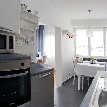 Macho Apartment
